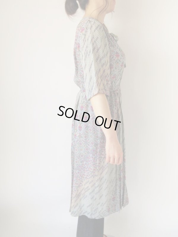 画像4: Dead stock*襟もとリボンの花柄ワンピース 