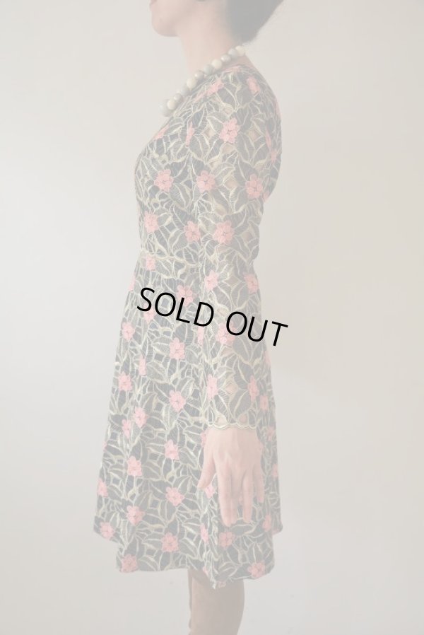 画像11: お仕立て品の１点モノ*豪華刺繍のフラワーワンピース