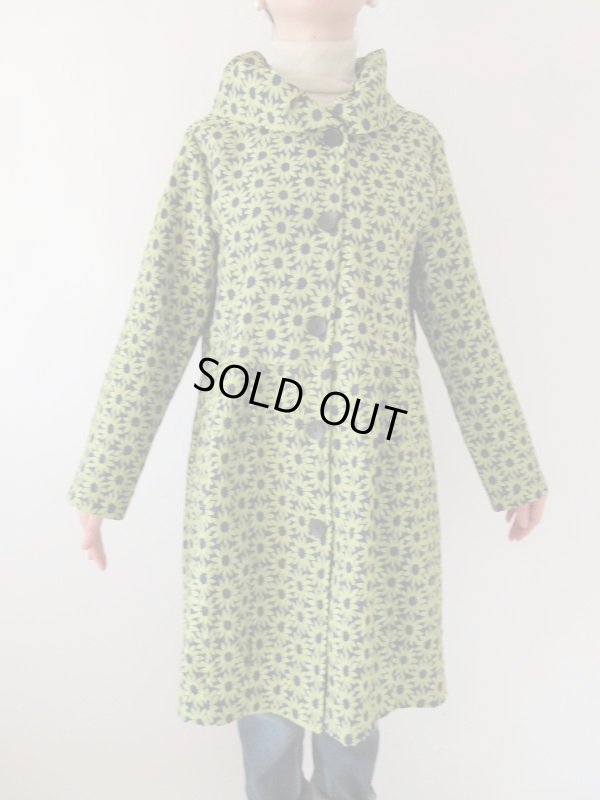 画像4: 【ほど良くハリのある素材もいい*】デイジー柄コート