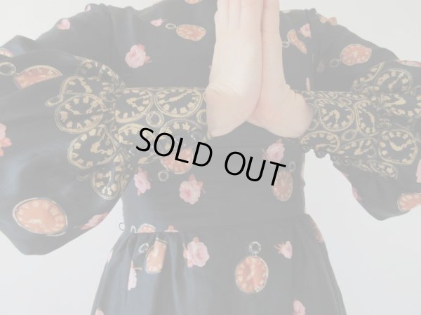 画像6: 【お仕立て品の１点モノ】時計と花柄のワンピース