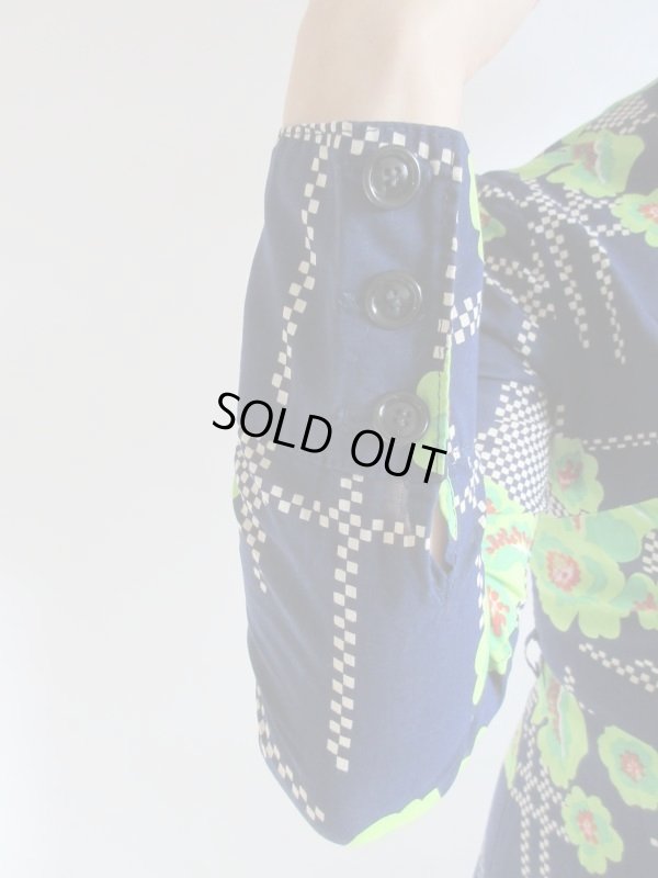 画像8: 【ネイビー地に鮮やかに咲く*】レトロフラワーワンピ