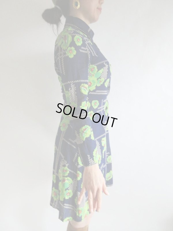 画像5: 【ネイビー地に鮮やかに咲く*】レトロフラワーワンピ