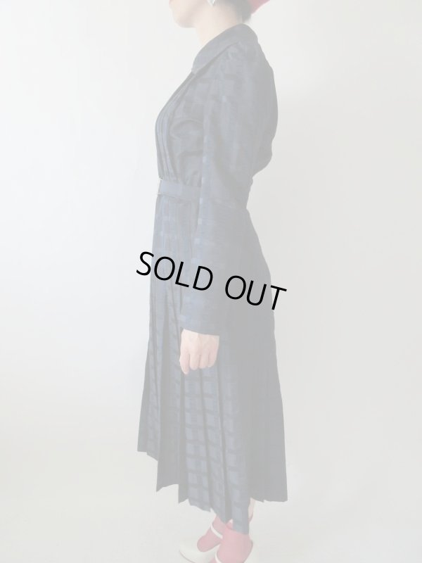 画像4: 【きっとこれからも*】濃紺正統派ワンピース