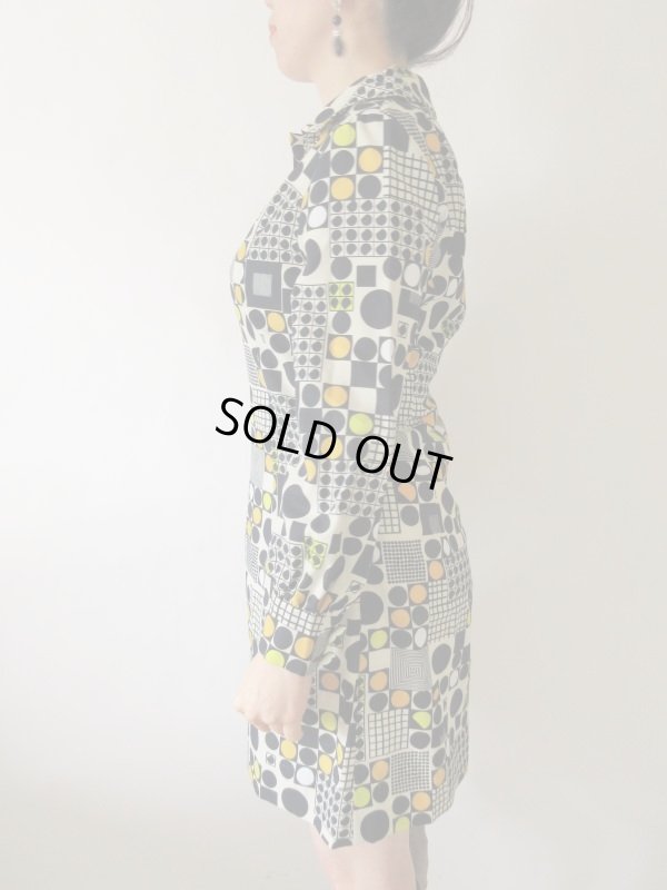 画像4: 【お袖のボタンがお花ちゃん*】レトロデザインワンピ