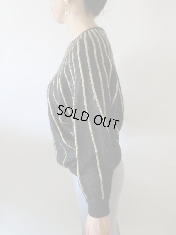 画像4: 【イヤリングと2点セットでお届け*】ゴールドラメのドルマンスリーブニット