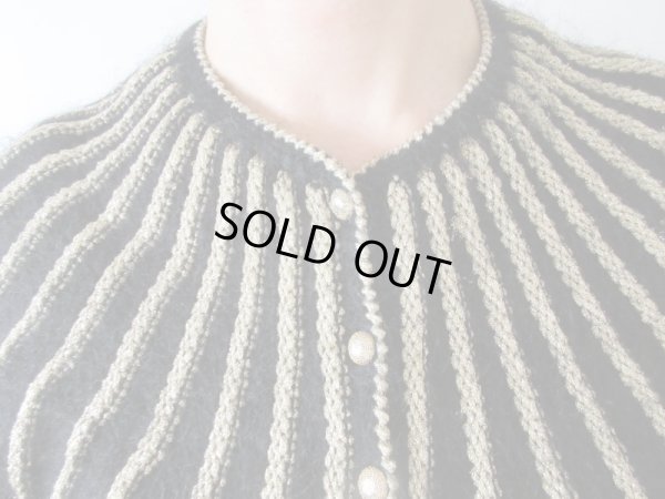 画像6: 【イヤリングと2点セットでお届け*】ゴールドラメのドルマンスリーブニット