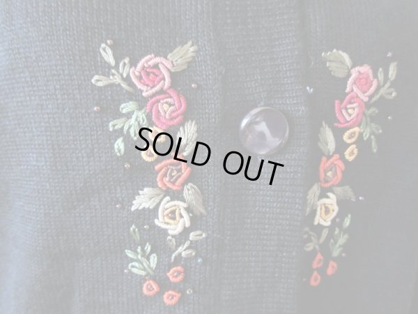 画像8: 【スカーフと2点セットでお届け*】お花刺繍のカーディガン