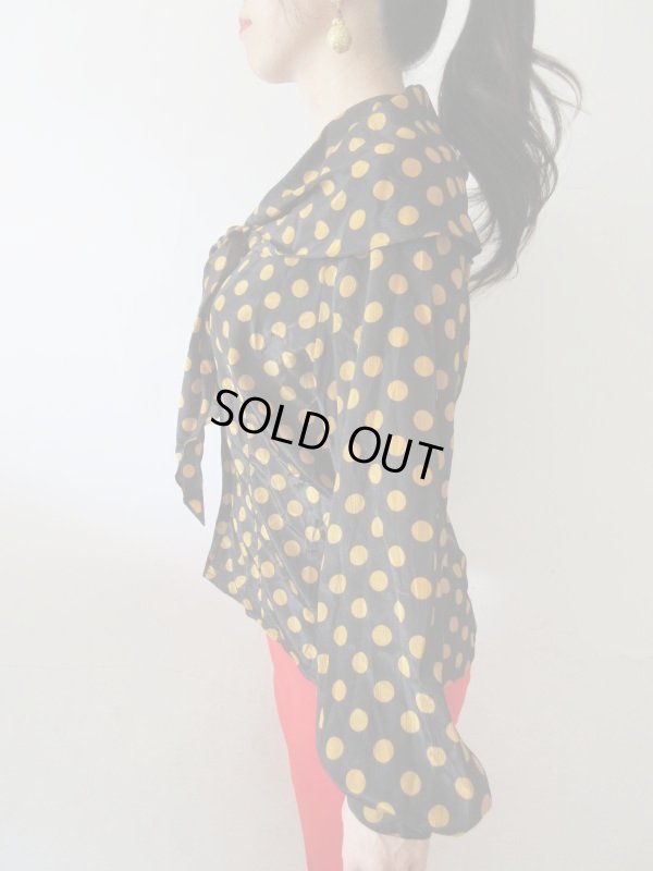 画像4: 【イヤリングと2点セットでお届け*】個性襟の水玉ブラウス