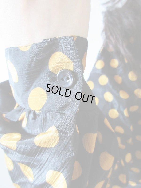 画像8: 【イヤリングと2点セットでお届け*】個性襟の水玉ブラウス