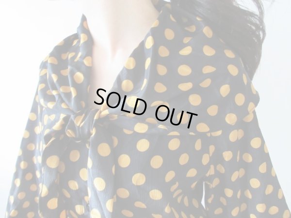 画像6: 【イヤリングと2点セットでお届け*】個性襟の水玉ブラウス