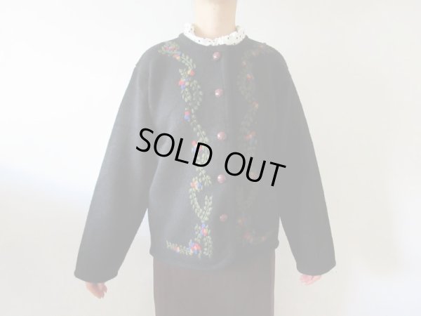 画像3: 【イヤリングと2点セットでお届け*】お花刺繍のカーディガン