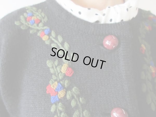 画像6: 【イヤリングと2点セットでお届け*】お花刺繍のカーディガン