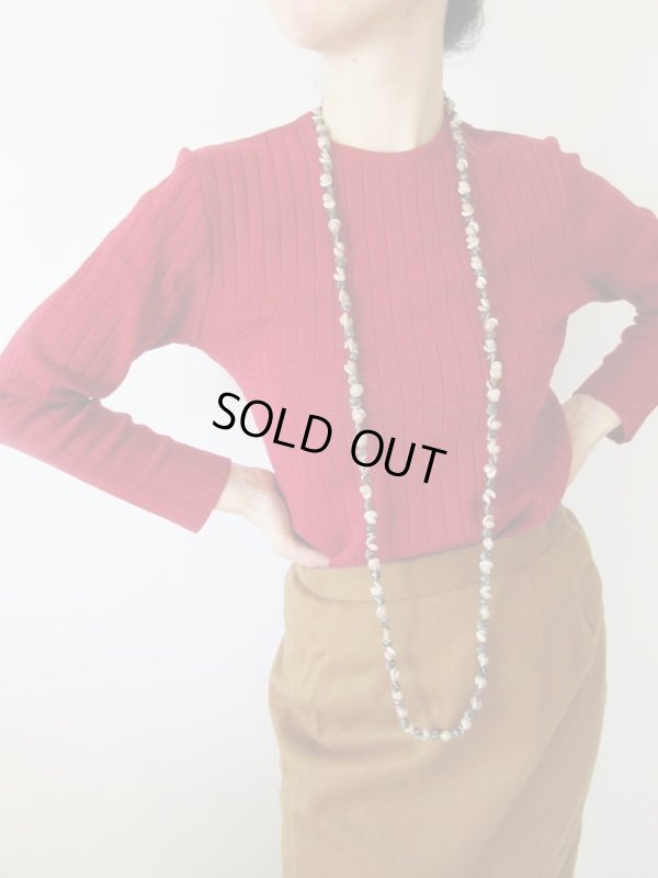 コンディション良好のインナーに使用したニットも一緒にお届けします。