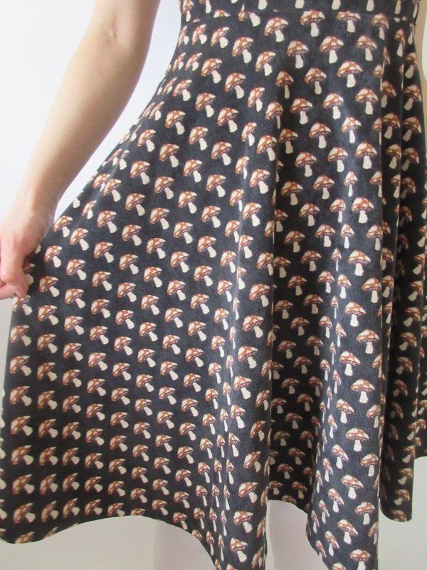 画像7: 【近くで見たら二度見確定*】キノコ柄ワンピース