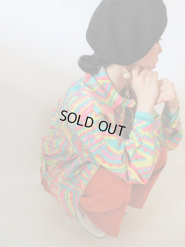 画像8: 【イヤリングと2点セット*】金具もチャームポイントな個性柄アウター