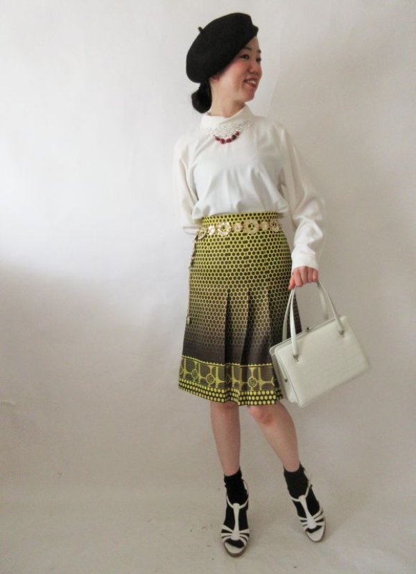 画像2: 【実は裾回りはお花モチーフ*】幾何学デザインスカート