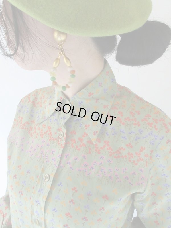 画像3: 若草色の小花柄ブラウス