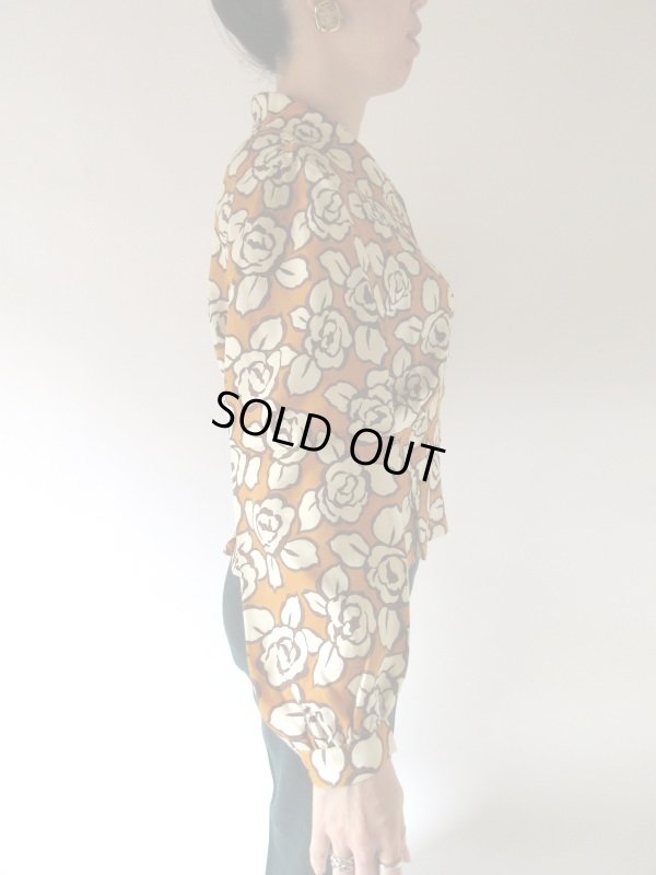 画像4: 【技あり襟の魅力*】2way襟のバラ柄ブラウス