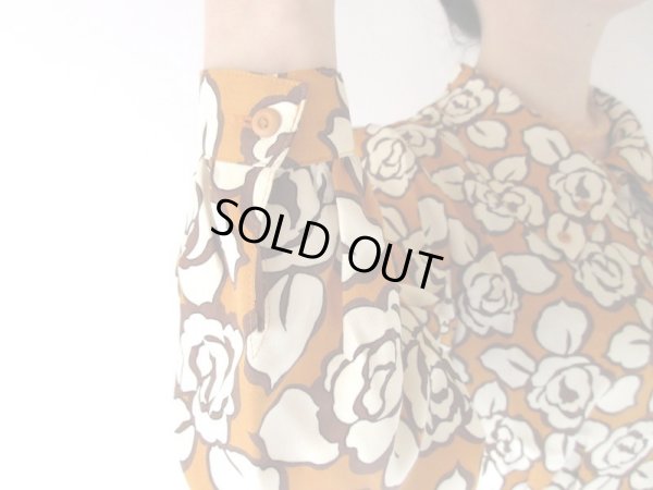 画像6: 【技あり襟の魅力*】2way襟のバラ柄ブラウス