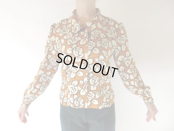 画像3: 【技あり襟の魅力*】2way襟のバラ柄ブラウス