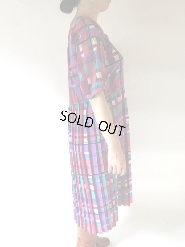画像4: 大人可愛い格子柄ワンピース