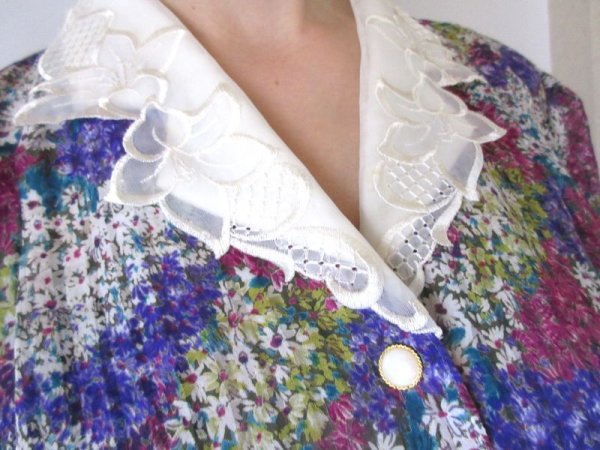 画像7: 【圧巻の色使い*】ゆったりsize*二重襟の花柄ブラウス