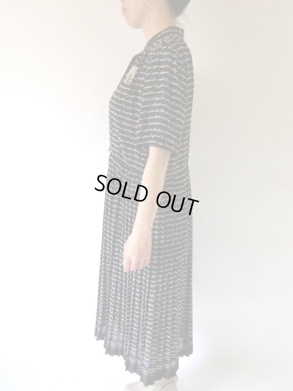 画像4: 【大人っぽロゴ*】モノトーン英字柄ワンピース