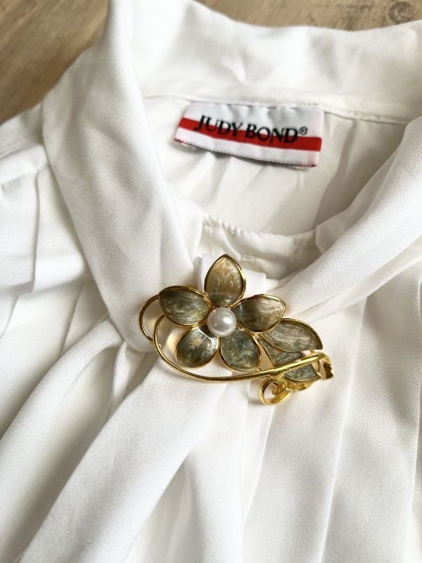 画像6: 【１粒パールが上品*】未使用*クラシカルフラワーブローチ