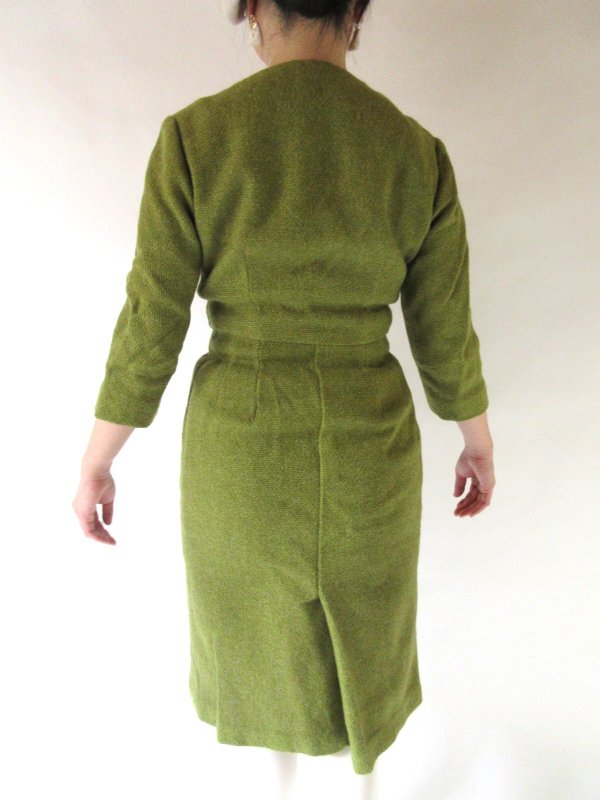 画像5: 【黒地ベースがオトナっぽ*】鮮やかフラワーワンピース