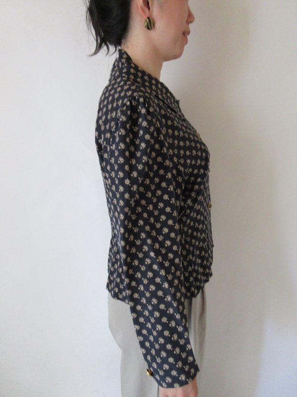 画像4: 【ネイビー✖️ホワイトのテッパンカラー*】1点もの*染めのブラウス