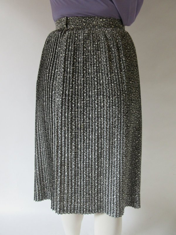 画像6: 【コーデ馴染み力*】ｗ64〜66ｃｍ*小花柄スカート