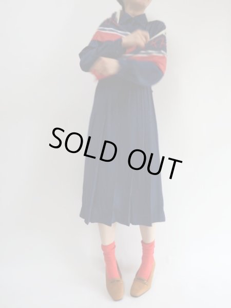 画像2: ★未使用*お花刺繍襟のドット柄ワンピース (2)