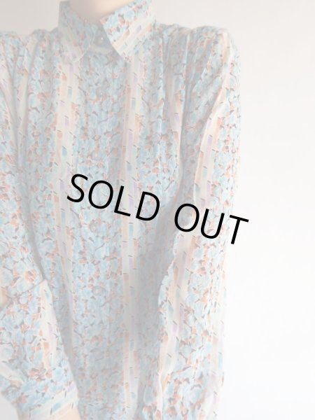 画像2: ★未使用*上品可愛い水色お花のブラウス (2)