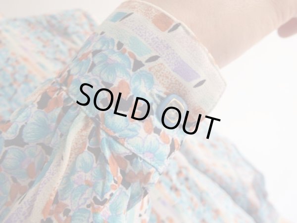 画像4: ★未使用*上品可愛い水色お花のブラウス (4)