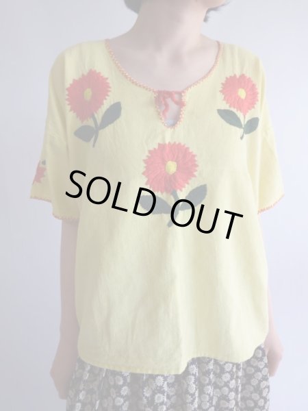 画像2: ★お花刺繍トップス (2)