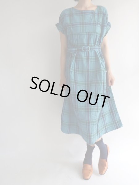 画像2: ★未使用*コットン素材の格子柄ワンピ (2)
