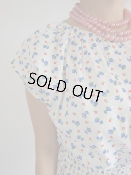 画像5: ★青いイチゴとお花のコットンワンピ (5)