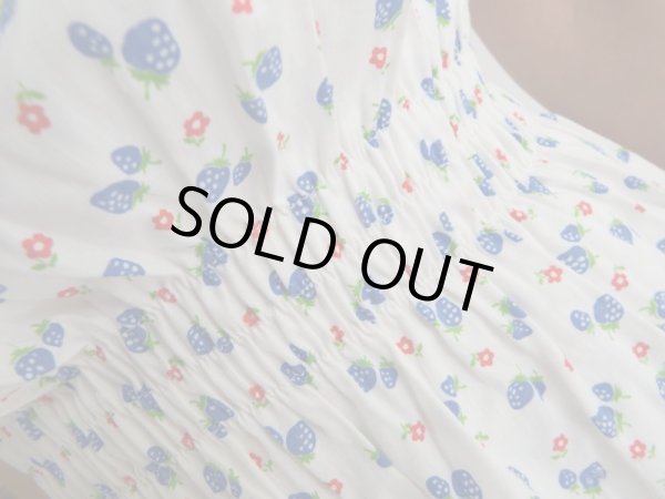 画像6: ★青いイチゴとお花のコットンワンピ (6)
