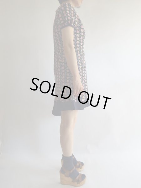 画像2: ★紺地にピンクの花柄ワンピ (2)