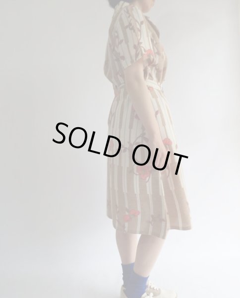 画像3: ★レトロキュートなお花ちゃんストライプワンピ (3)