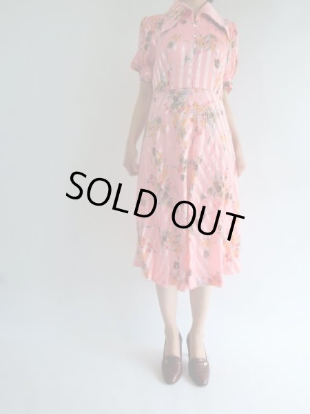 画像2: ★透かしストライプ柄のお花ワンピ (2)