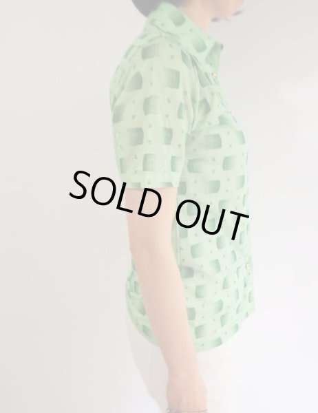 画像3: ★レトロモダン柄の緑シャツ (3)