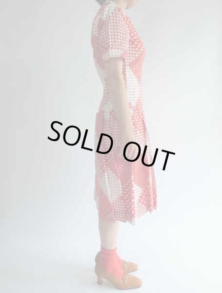 画像4: ★お仕立て品*赤×白幾何学モダンワンピ (4)