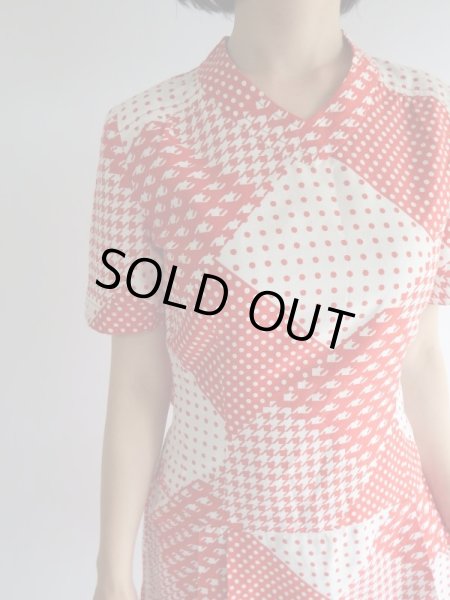 画像7: ★お仕立て品*赤×白幾何学モダンワンピ (7)