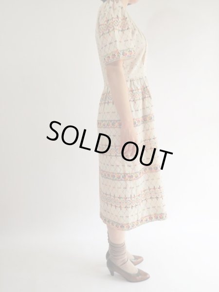 画像2: ★カラフルお花刺繍ワンピ (2)