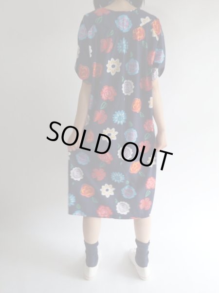 画像4: ★紺地にお花ちゃんのコットンワンピ (4)