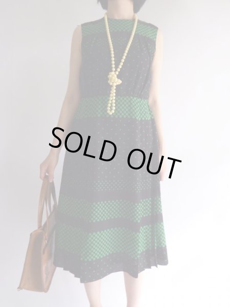 画像2: ★レナウン*黒地に緑の水玉ちゃんワンピ (2)