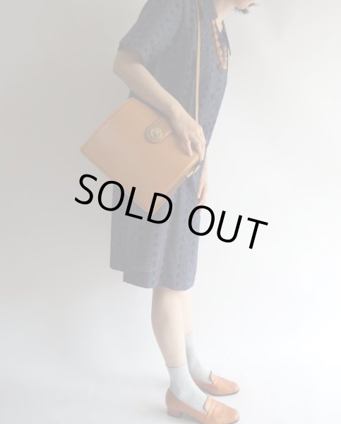 画像2: ★お仕立て品*未使用★紺地ドット柄にお花刺繍ワンピ (2)