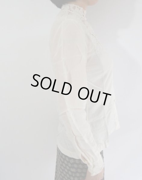 画像3: ★未使用*シルク製お花刺繍の極上ブラウス (3)