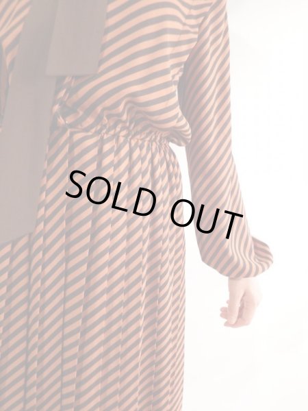 画像10: ★ミスオンワード*クラシカルデザインワンピ (10)